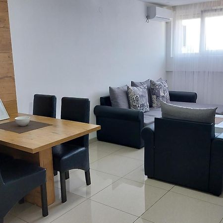 S-Apartmani Cocetova Ягодина Екстериор снимка