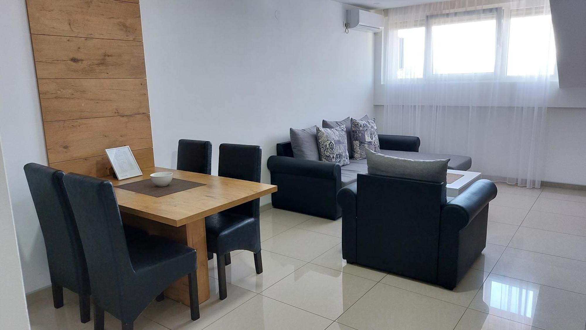S-Apartmani Cocetova Ягодина Екстериор снимка